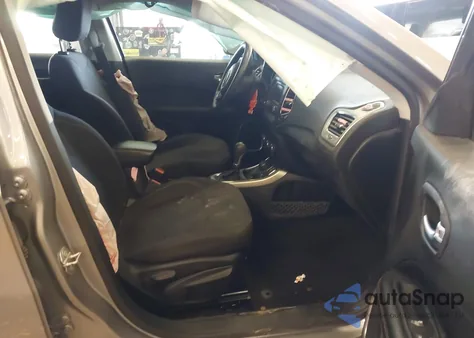 2018 Jeep Compass Sport 4X4 from USA, damaged, VIN 3C4NJDAB6JT179613